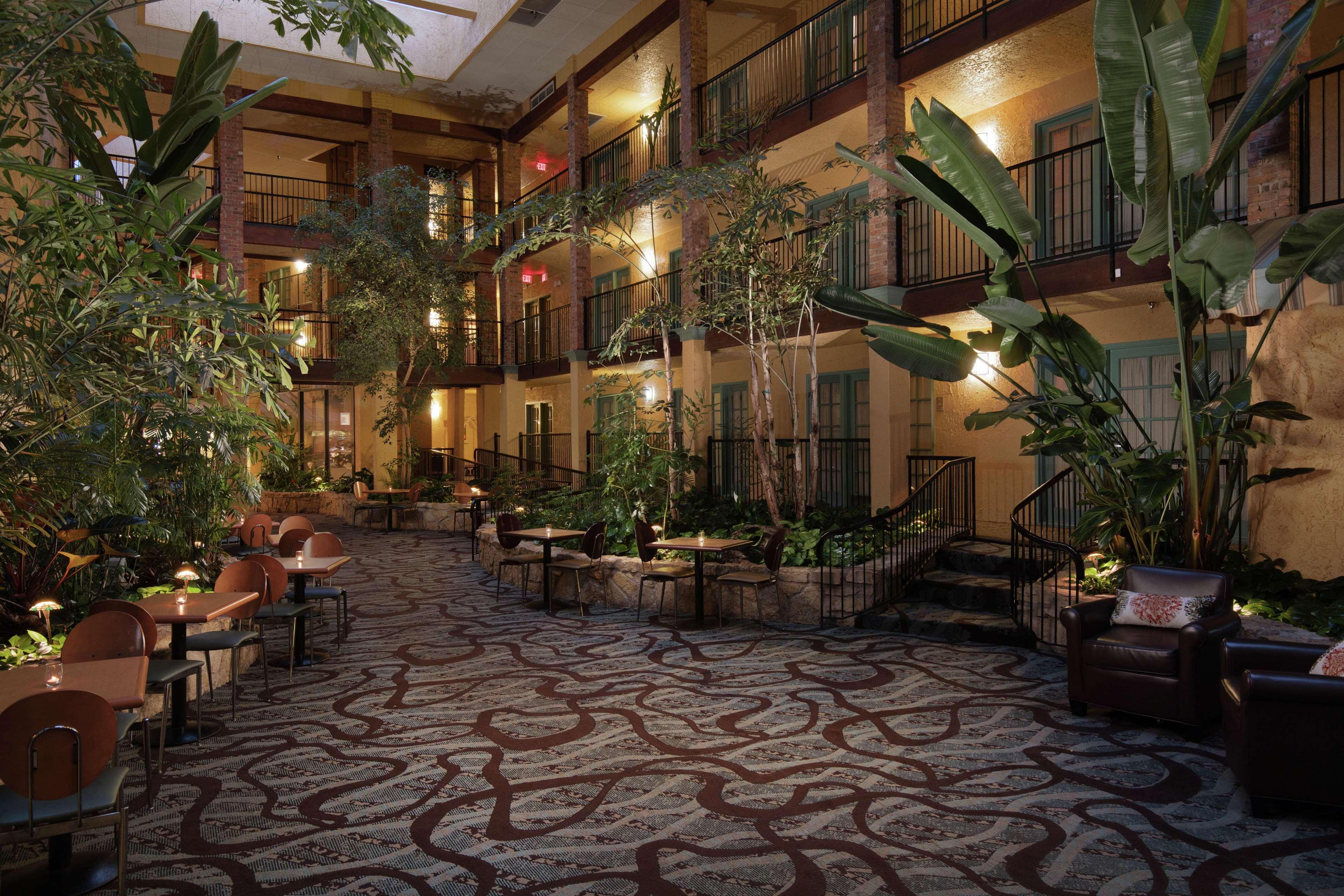 Embassy Suites Lubbock Eksteriør billede